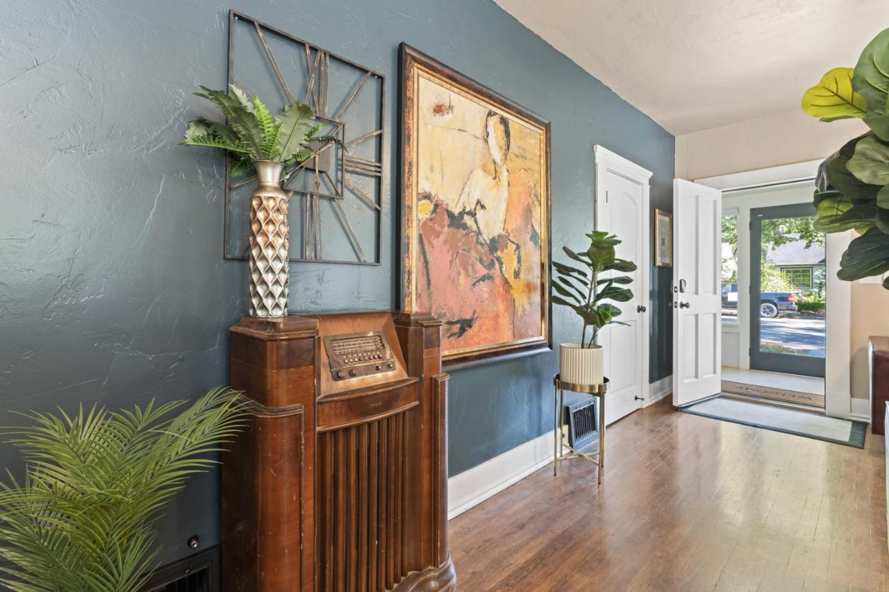 The Gatsby: Heated Pool & In North End Holiday home Boise
