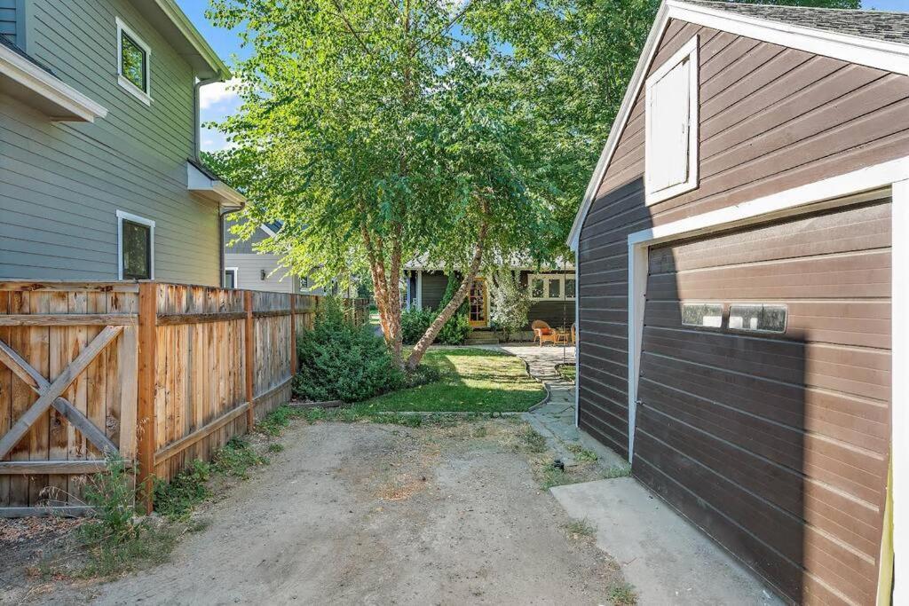 Historic Northend One Bedroom Near Foothills