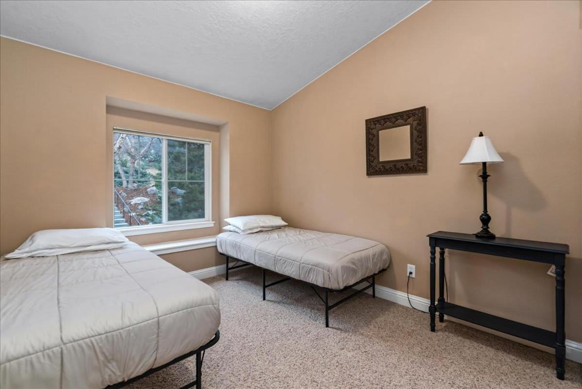 Holiday home Spacious 3 Story In The Foothills