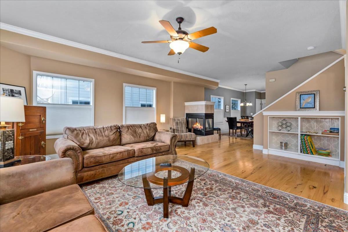 Holiday home Spacious 3 Story In The Foothills