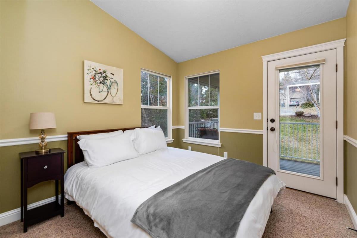 Holiday home Spacious 3 Story In The Foothills