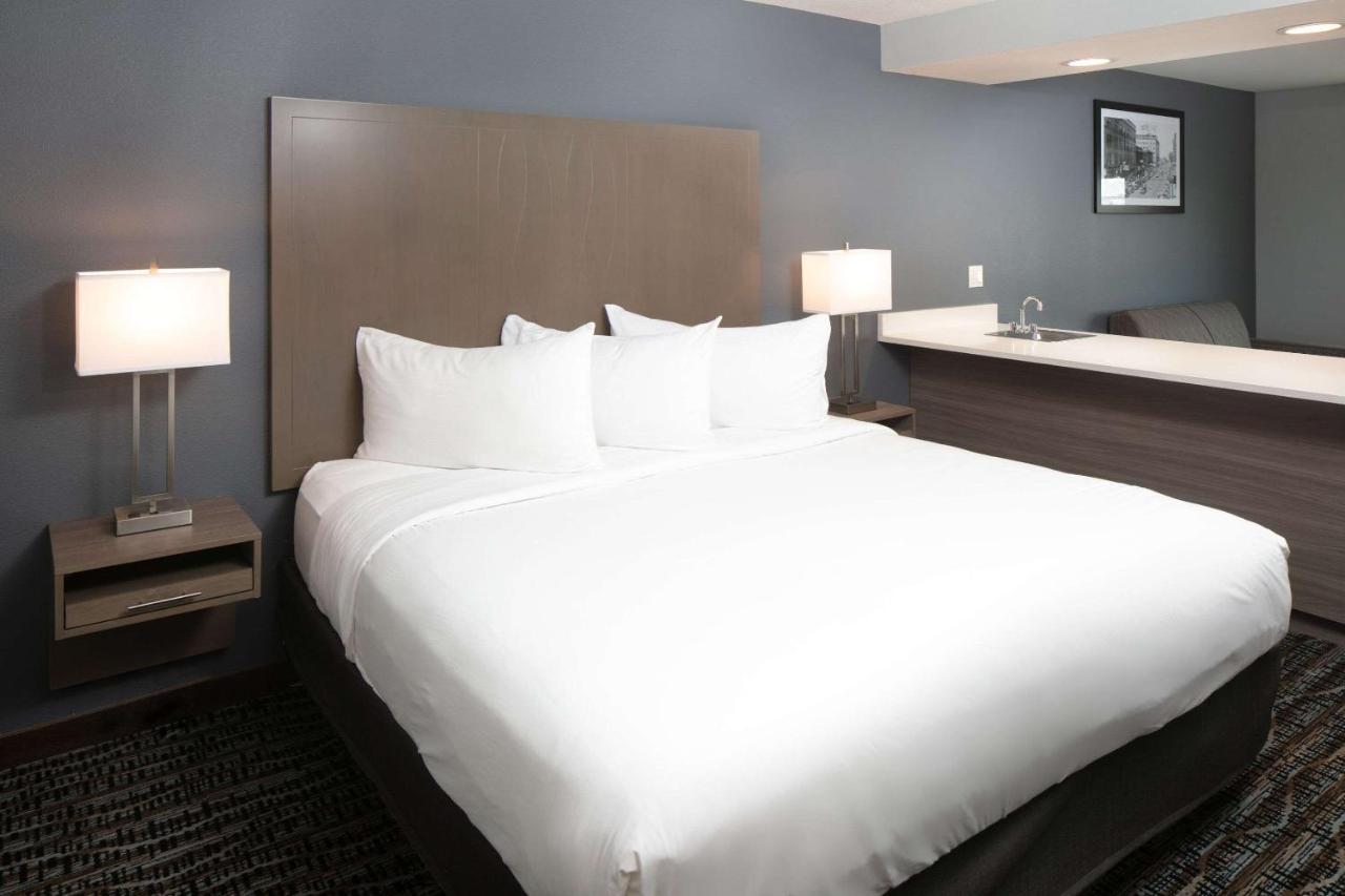28 Airport, Ascend Collection Boise