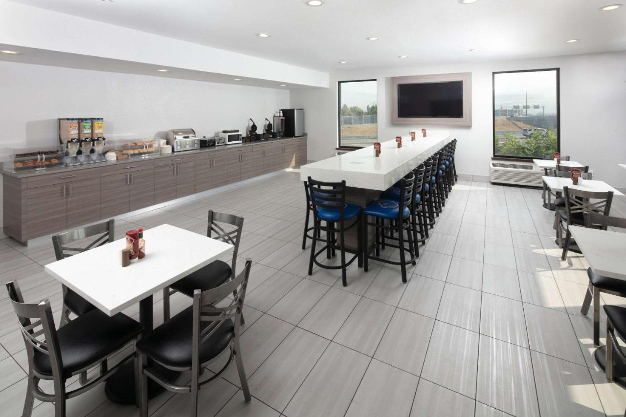 Hotel 28 Airport, Ascend Collection