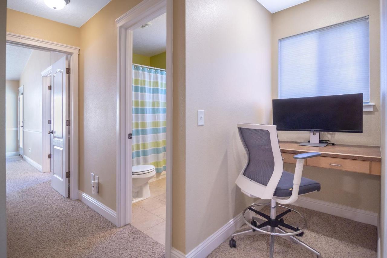 Spacious 3 Story In The Foothills Holiday home