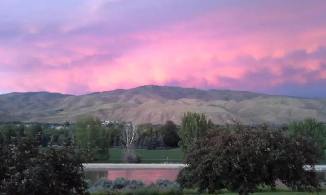 Mountain View Memories Gorgeous Views! 2 Story Pristine Close To Foothills, Trails, Table Rock, Greenbelt, Bown Crossing And Barber Park In Se