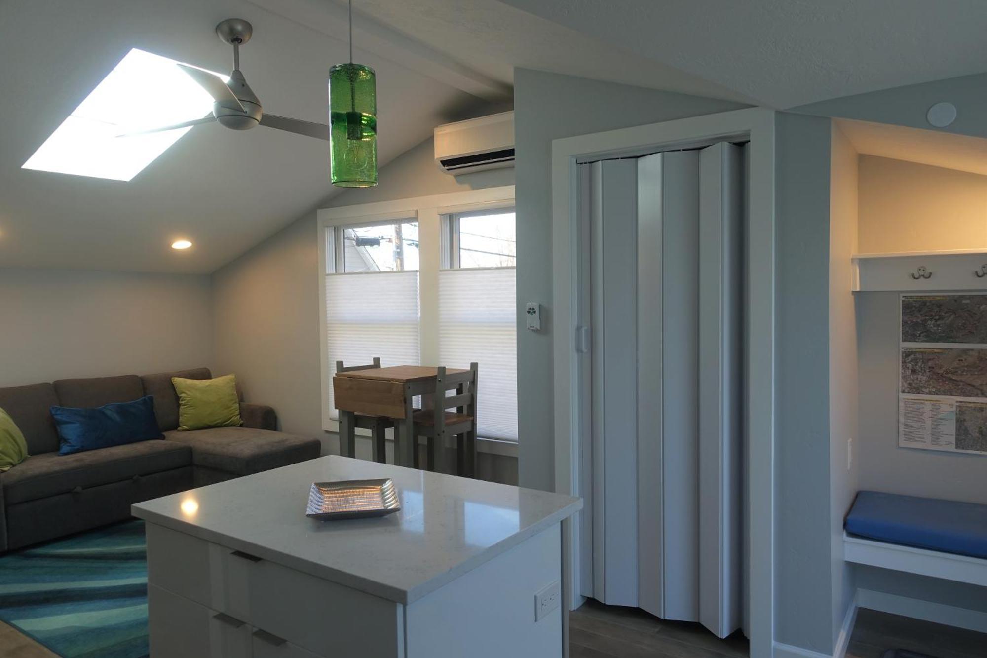The Lilly Pad: Pet-friendly Hyde Park Retreat Apartment *