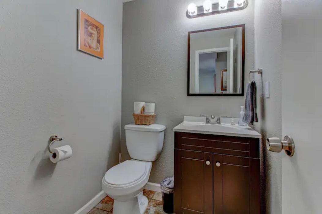 Apartment Luxe On Penn: Family-friendly Urban Retreat With Toddler Amenities *