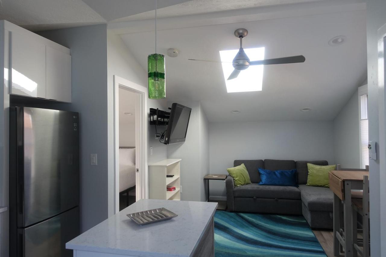 The Lilly Pad: Pet-friendly Hyde Park Retreat
