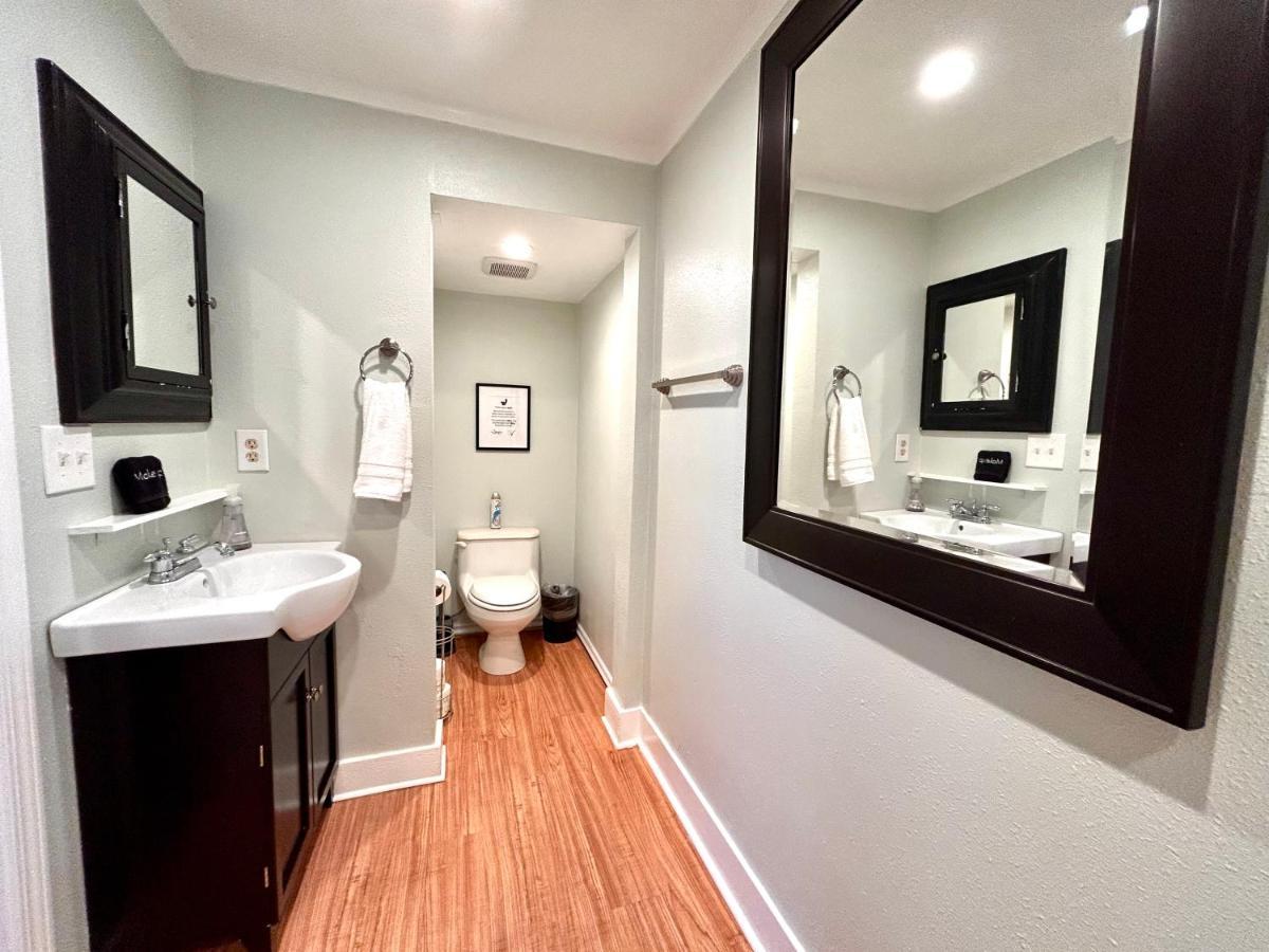 Apartment Heavenly Hideaway, The Tiny Apt There Ever Was! In Two Studio With Modern, New Bathroom Located In Boise's West End, Close To Shopping And Retail, 10 Minutes From Downtown Boise, You'll Find The Amenities Washer