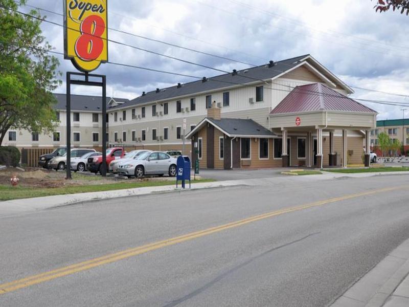 Super 8 By Wyndham Hotel