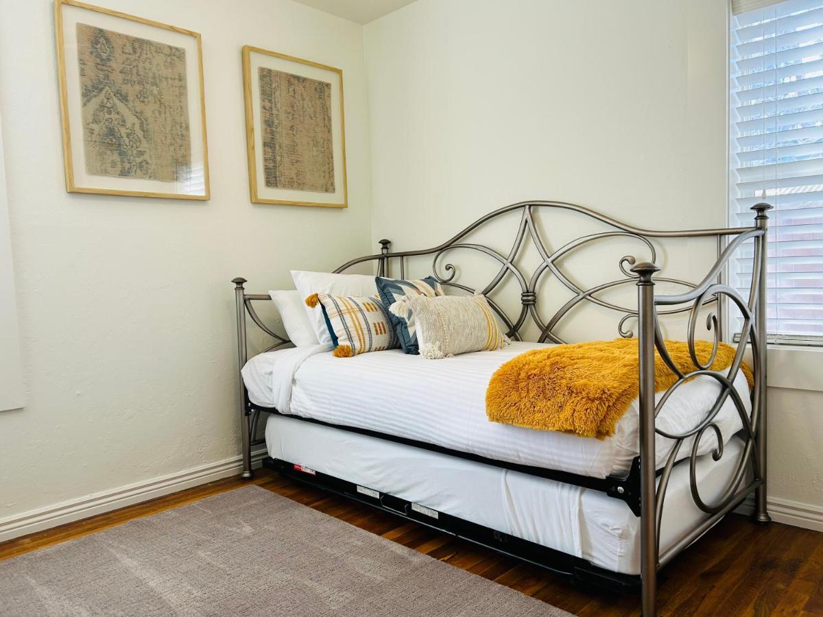 Sweet Idahome: Cozy King Near Bsu & Downtown Holiday home