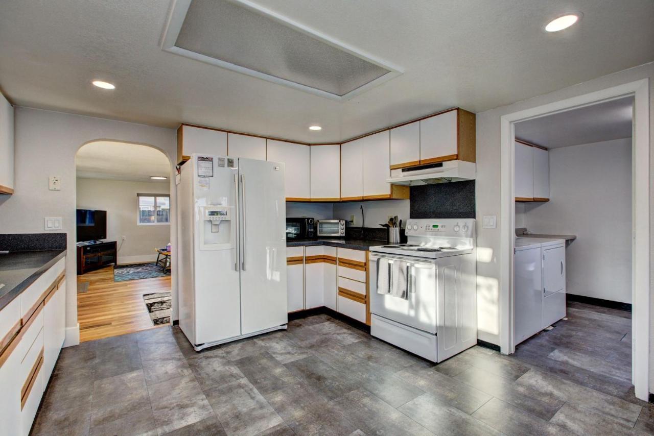Little Blue Bungalow: Pet-friendly Oasis Near Bsu And Downtown *
