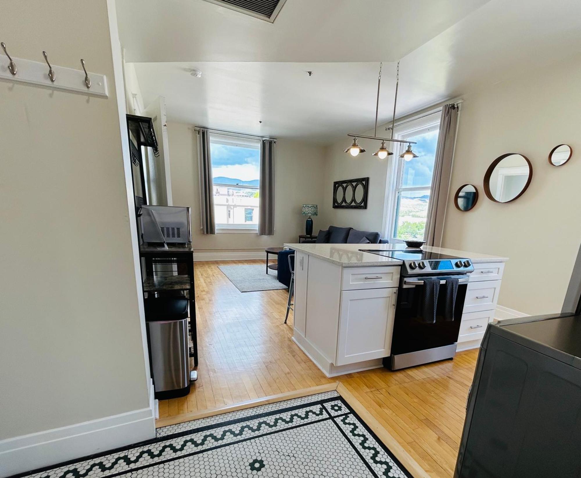Downtown Digs: Urban Views & Posh Amenities Apartment *