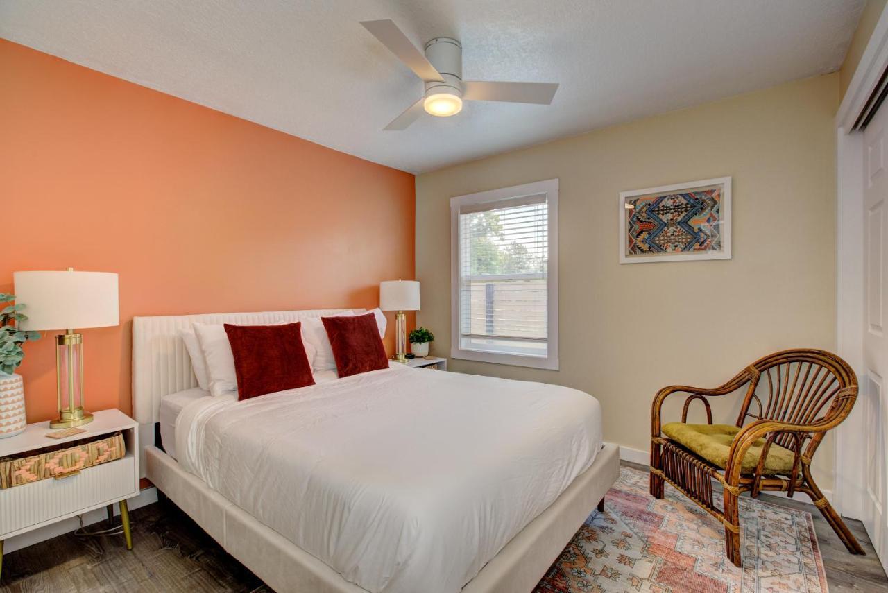 Off-broadway - Modern Woutdoor Haven Holiday home