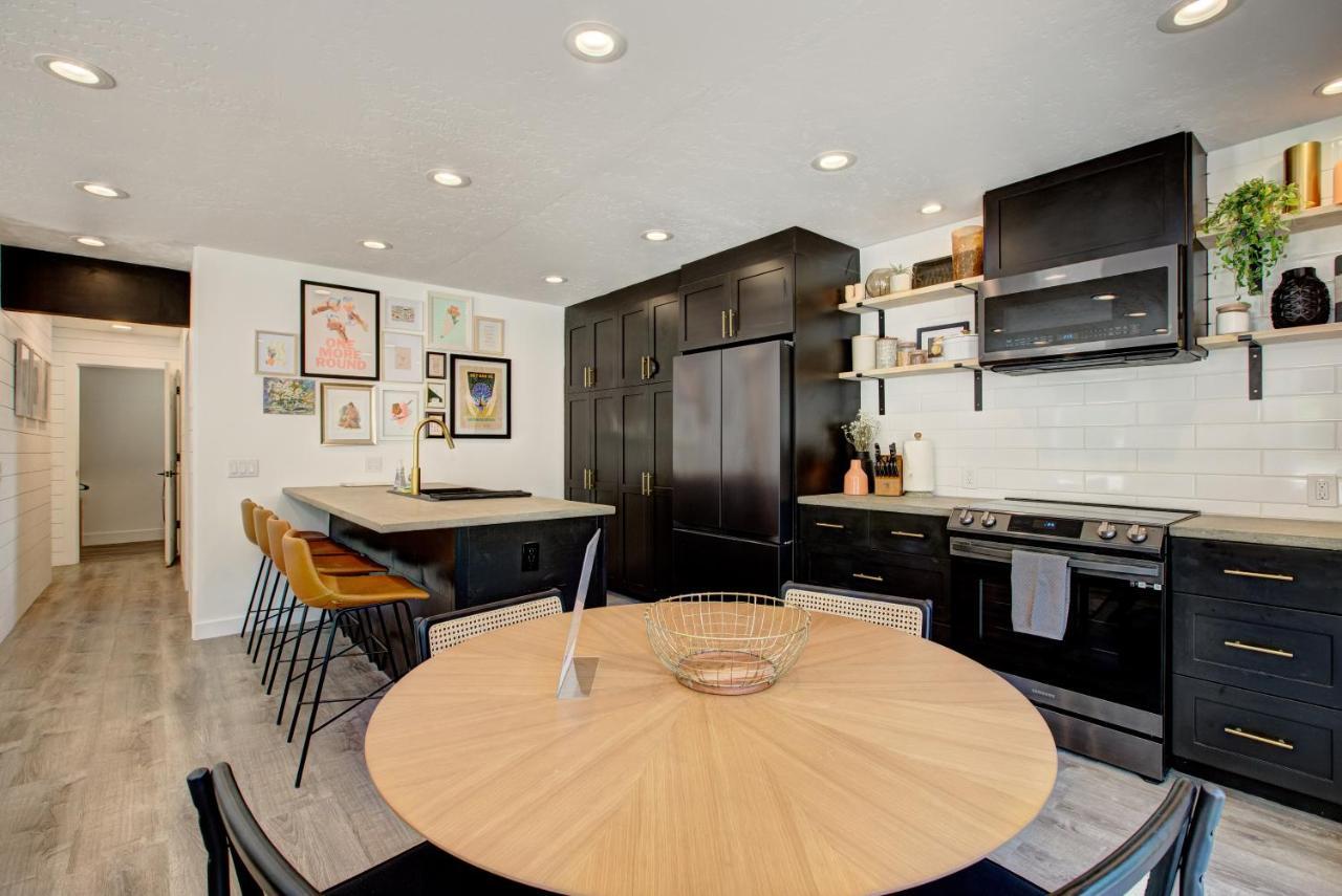 Off-broadway - Modern Woutdoor Haven Boise