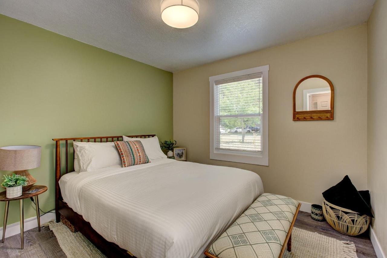 Off-broadway - Modern Woutdoor Haven Holiday home