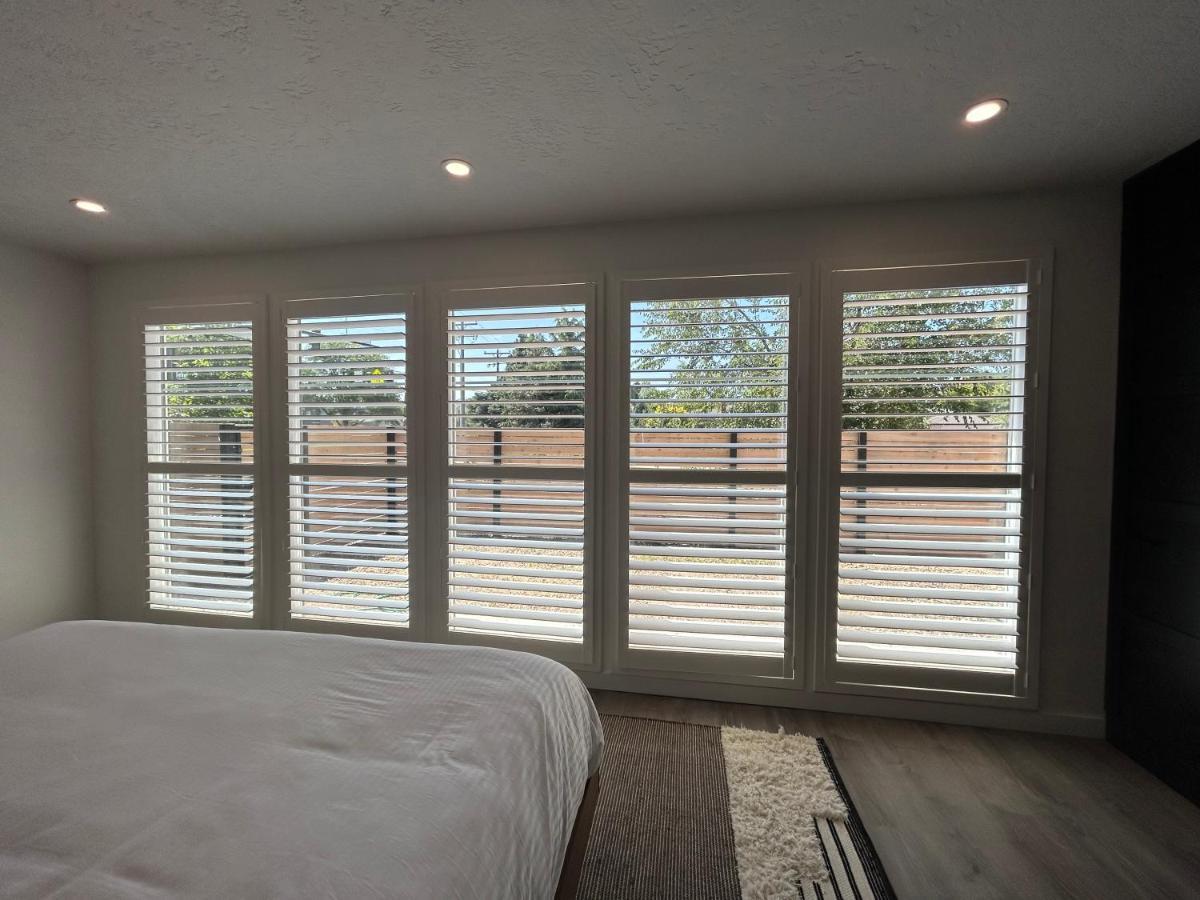 Off-broadway - Modern Woutdoor Haven Holiday home