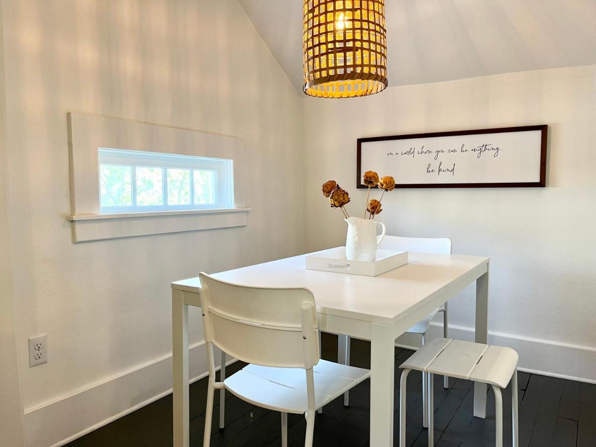 Its Back Historic Flat In Downtown Apartment