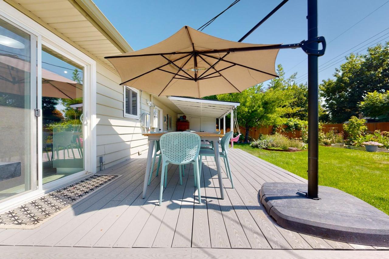 Artsy Bench Abode Holiday home Boise