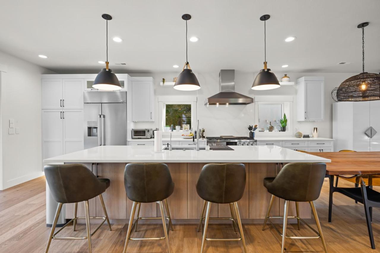 Holiday home Lux North End Home: Heated Pool/fire Pit/theatre *
