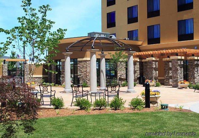 Courtyard By Marriott West/meridian Hotel