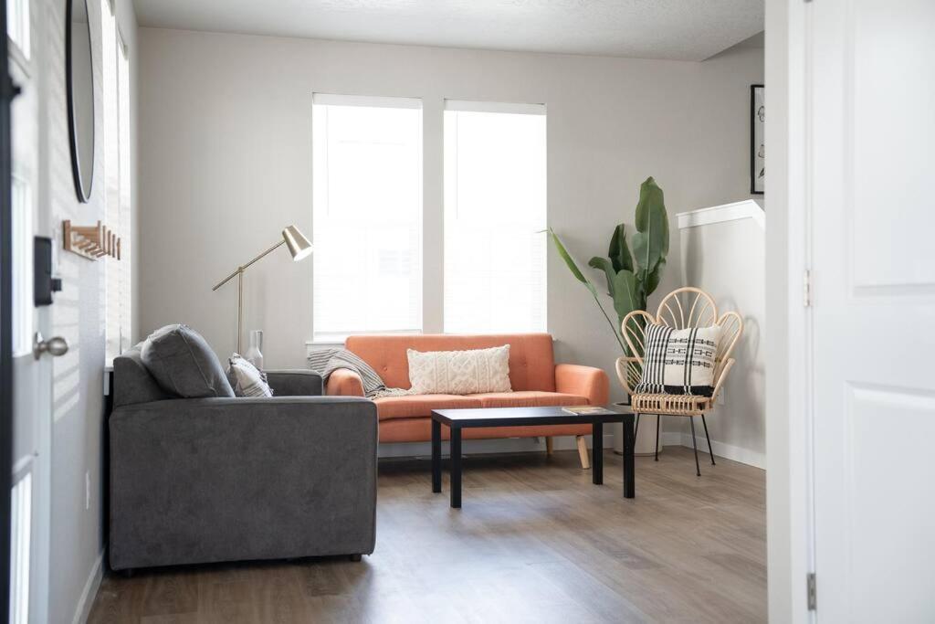 Cute 3 Br/2.5 Ba Newly-built Townhome W/ Amenities Holiday home Boise