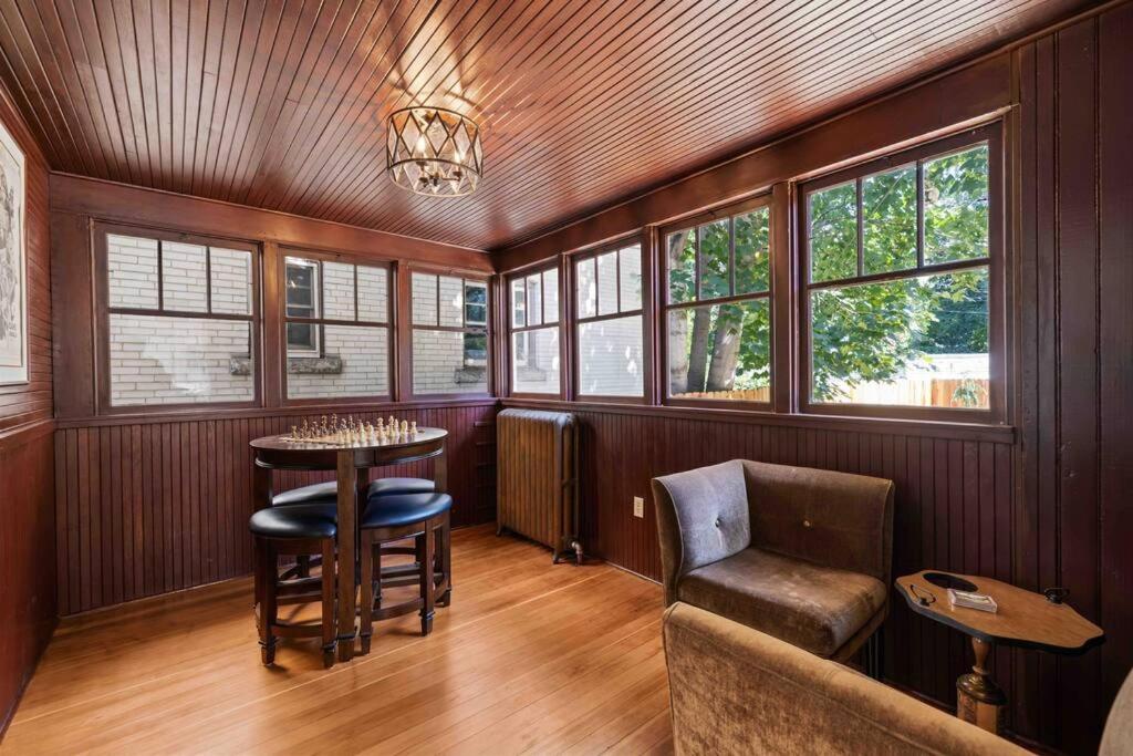 Downtown With Geothermal Hot Spring Holiday home *