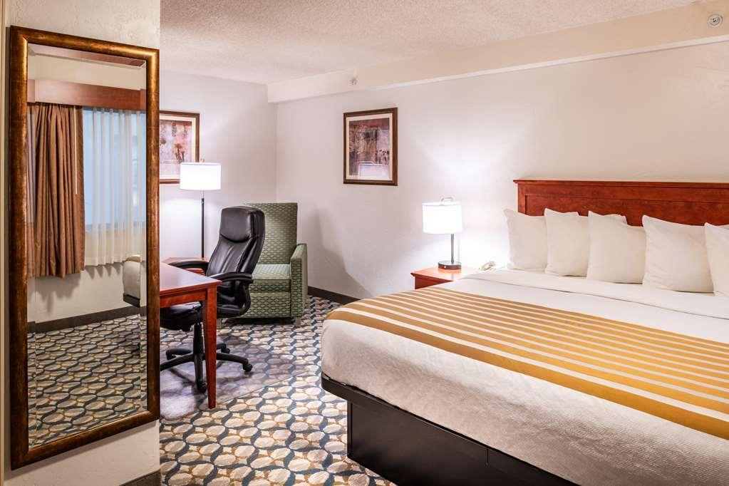 Western Vista At The Airport Hotel 3*