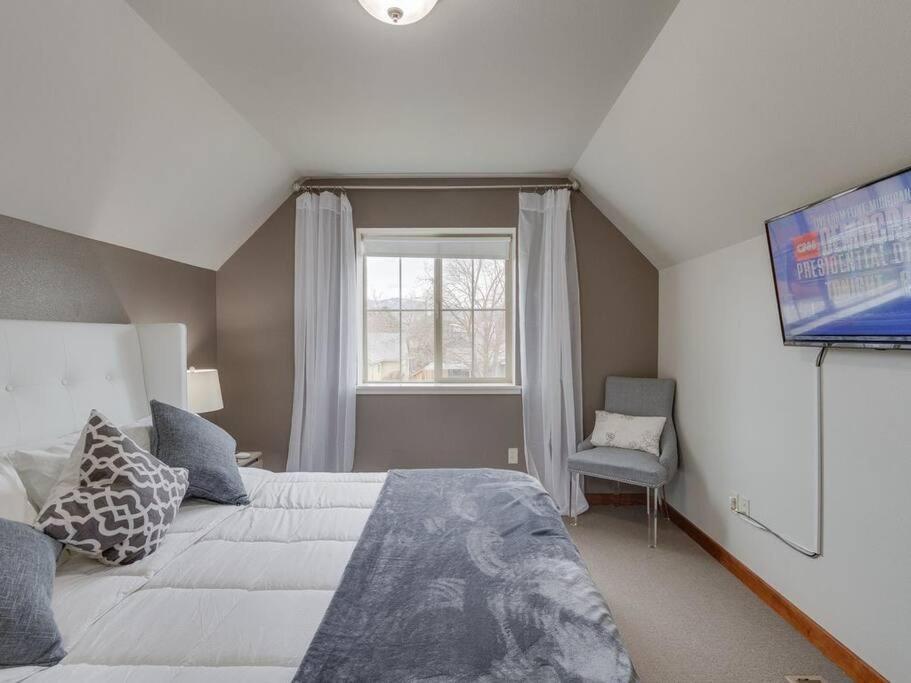 Brand New Downtown Modern 5 Beds, 3 Full Baths Vermont Avenue, *