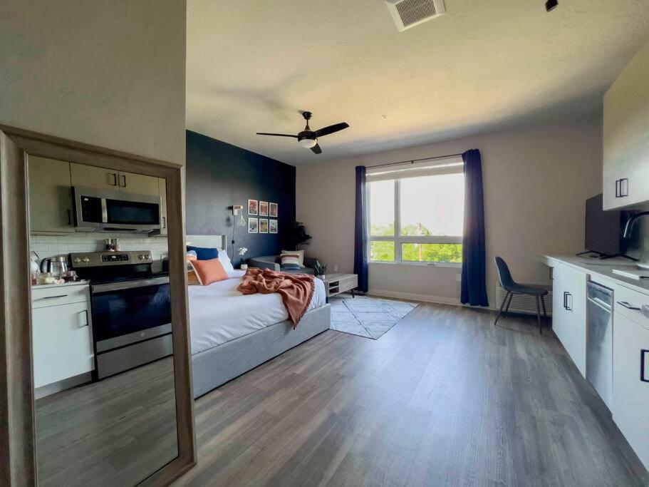 Navy Nights & Scenic Feels - Sleek Apartment