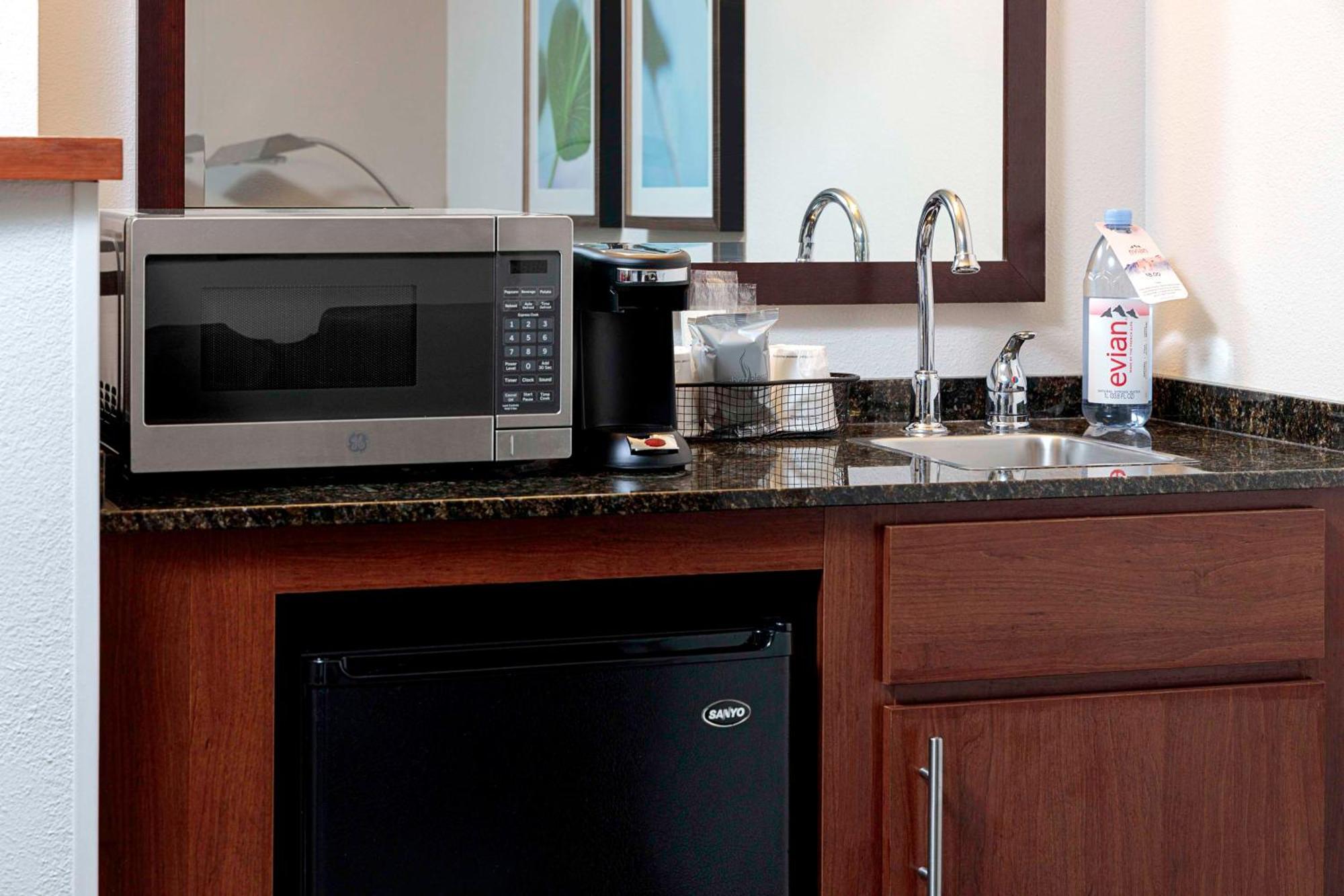 Hyatt Place Boise/towne Square 3*