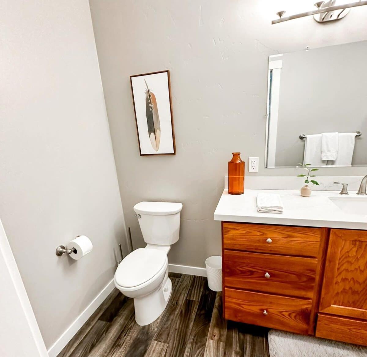 Remodeled Downtown 3bed Quartz Countertops *