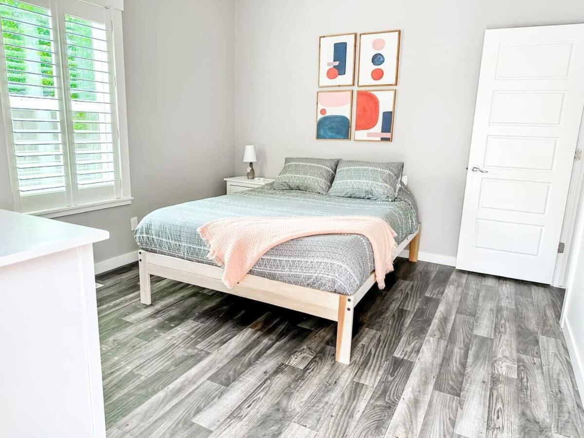 Holiday home Remodeled Downtown 3bed Quartz Countertops *