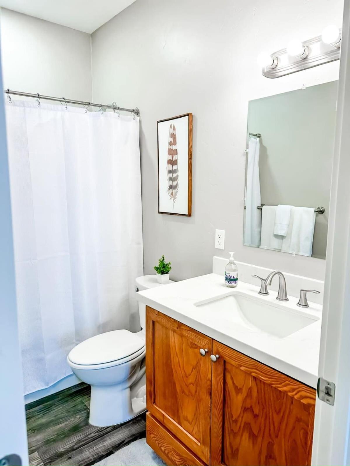 Remodeled Downtown 3bed Quartz Countertops * Boise