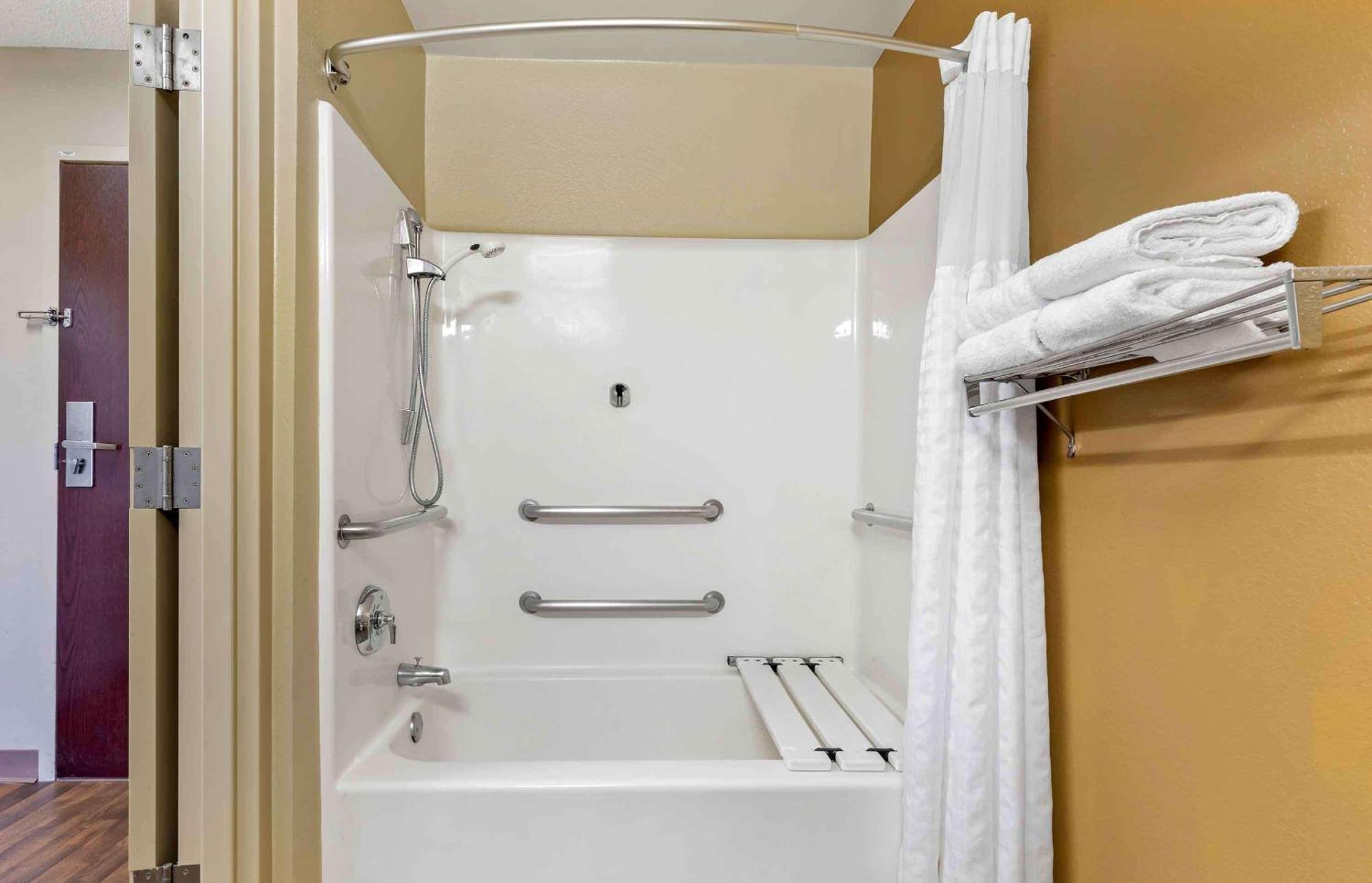 Extended America - - Airport Hotel 2*