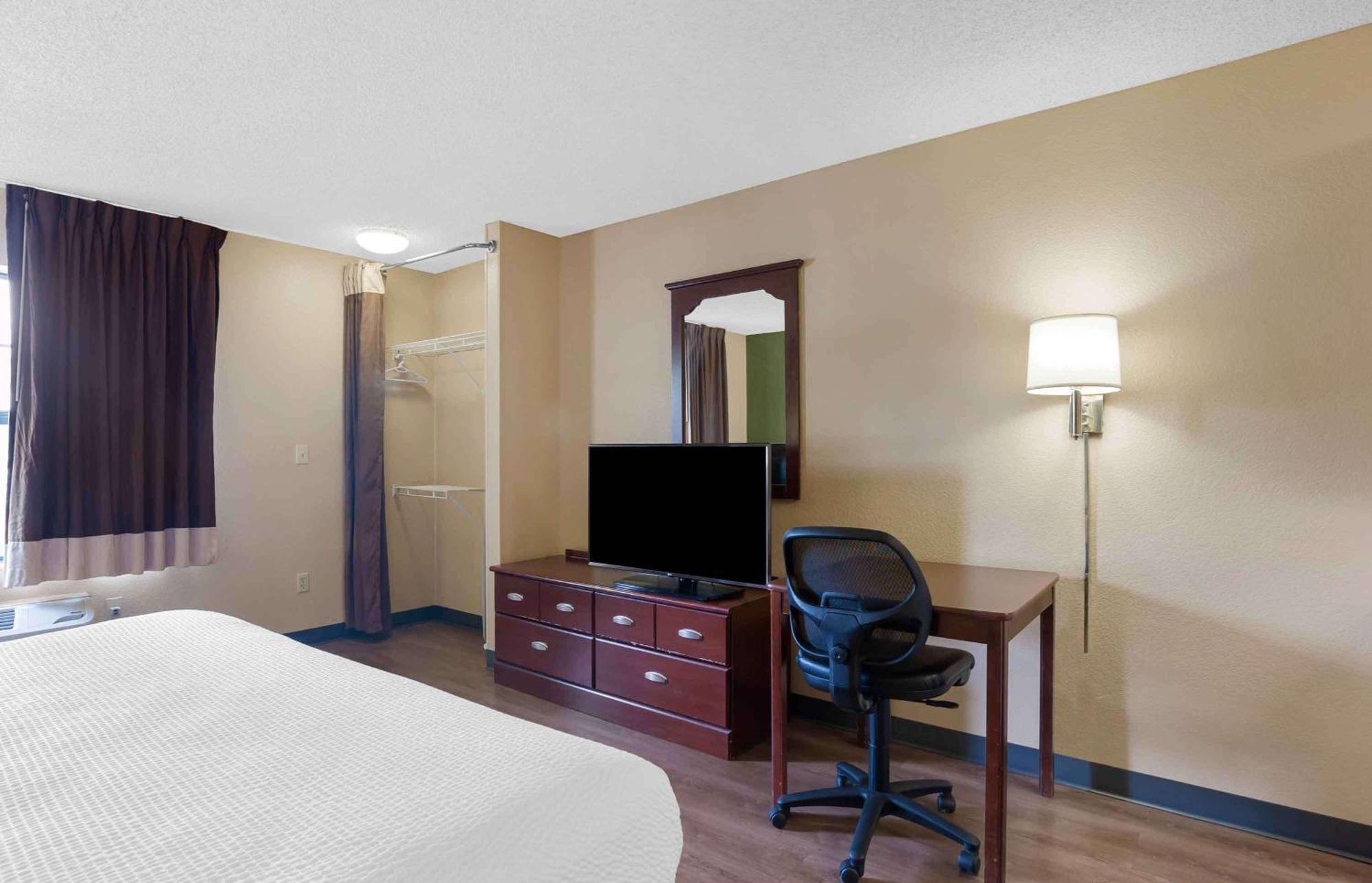Extended America - - Airport Hotel