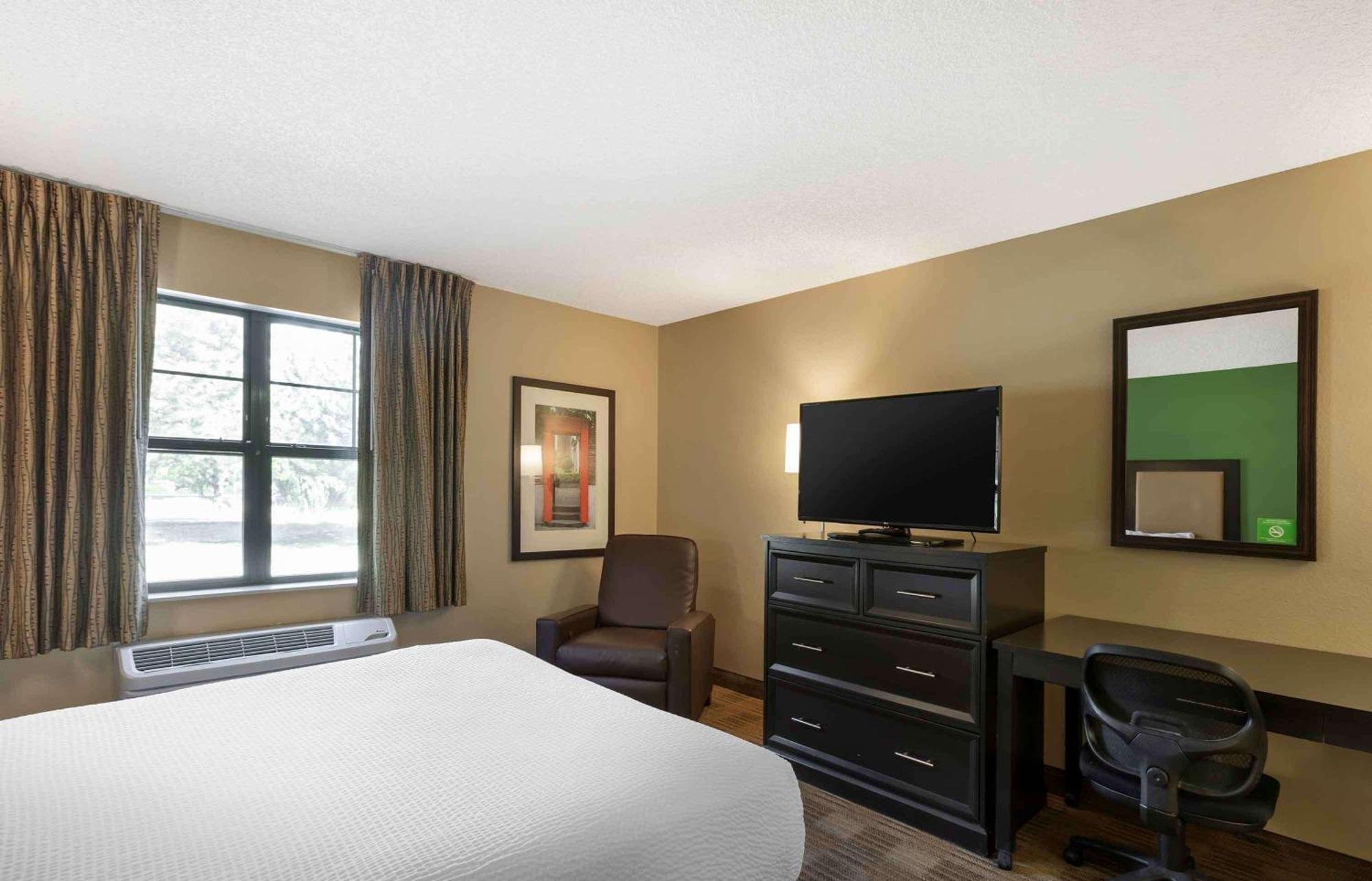 Extended America - - Airport Hotel 2*