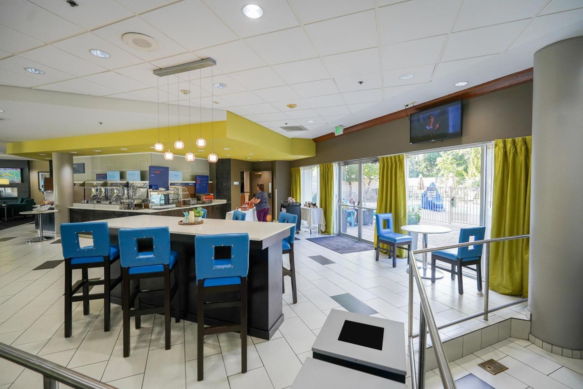 Express Downtown By Ihg Hotel 3*