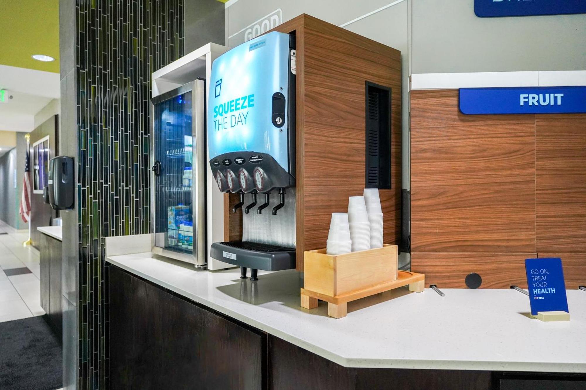 Hotel Express Downtown By Ihg 3*