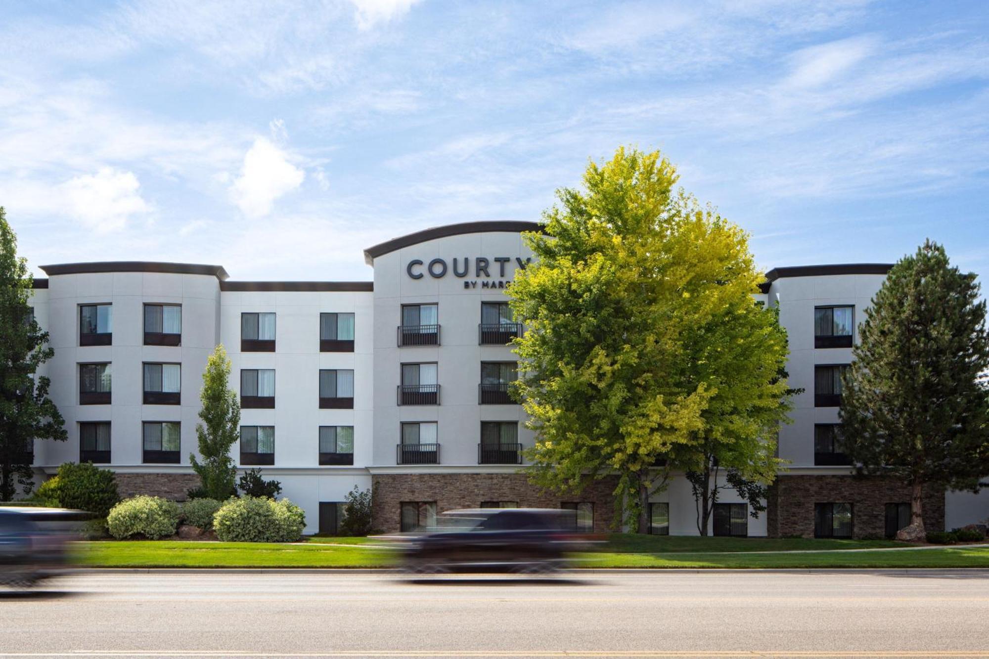 Courtyard By Marriott West/meridian