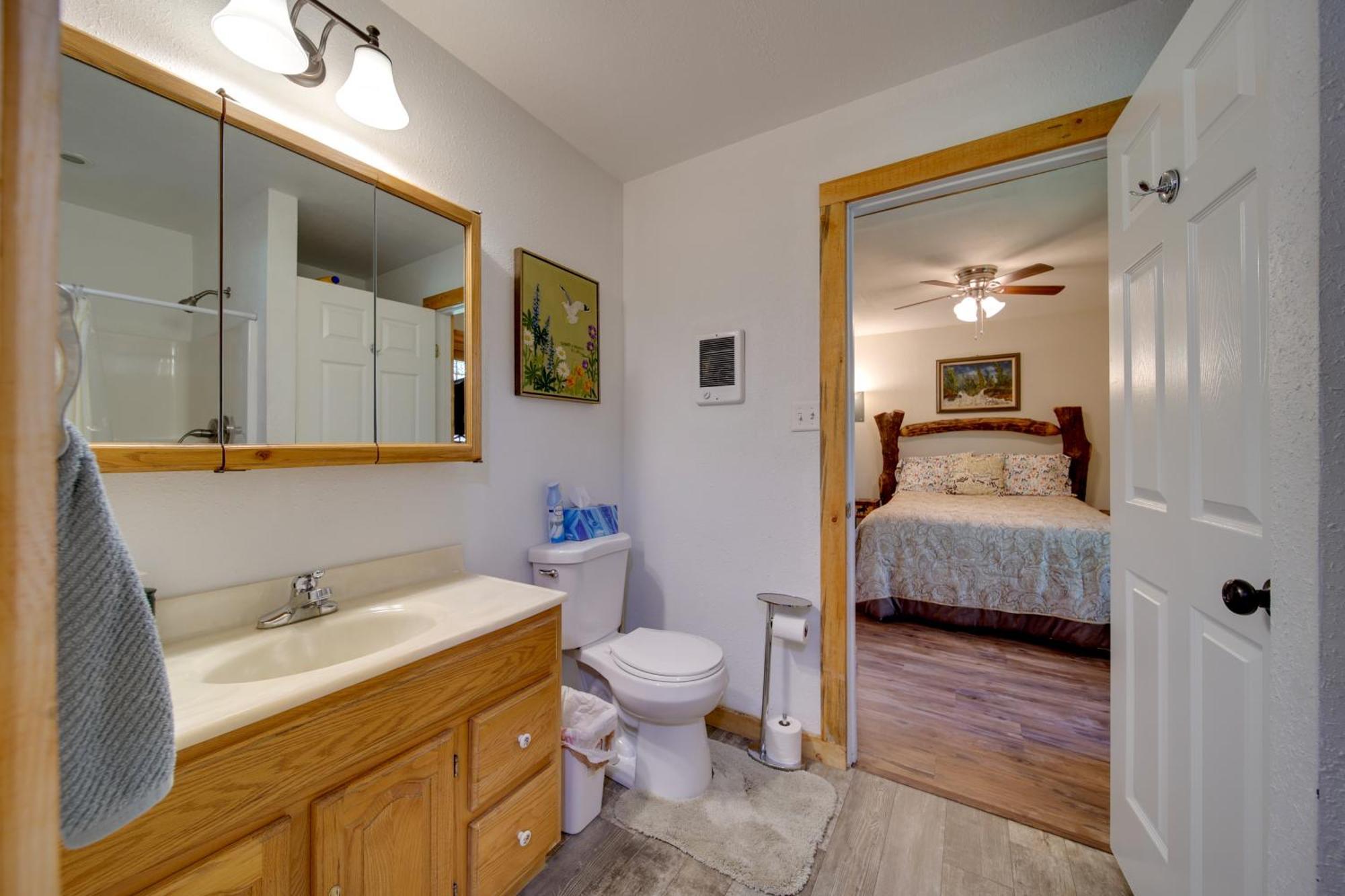 Cozy Countryside In Robie Creek Park! Holiday home