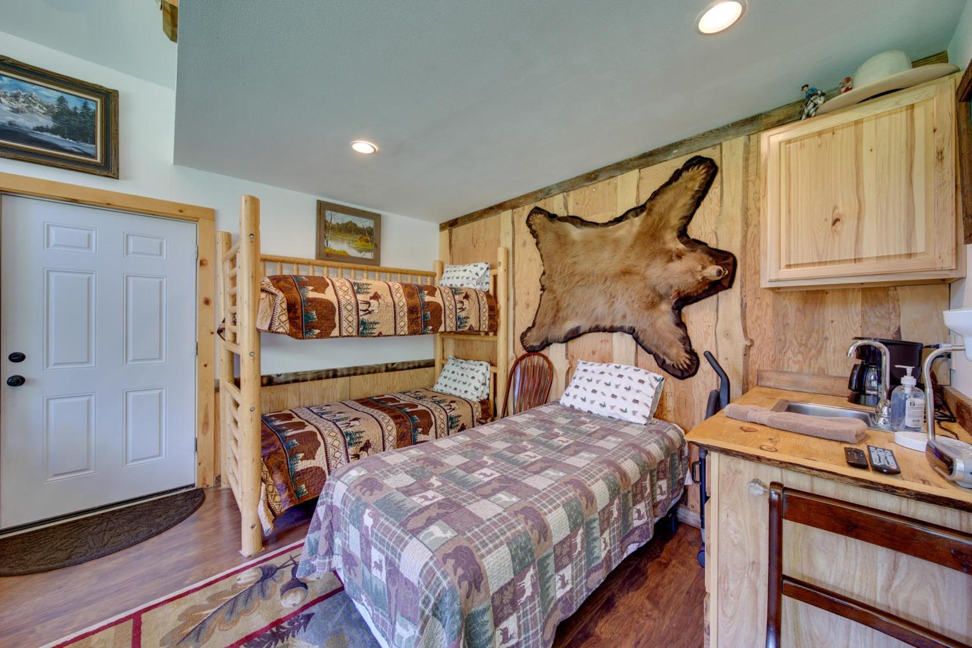 Holiday home Cozy Countryside In Robie Creek Park!