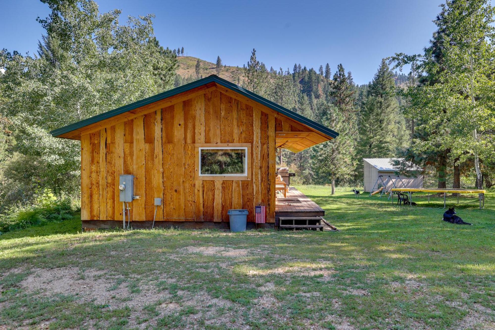 Cozy Countryside In Robie Creek Park!
