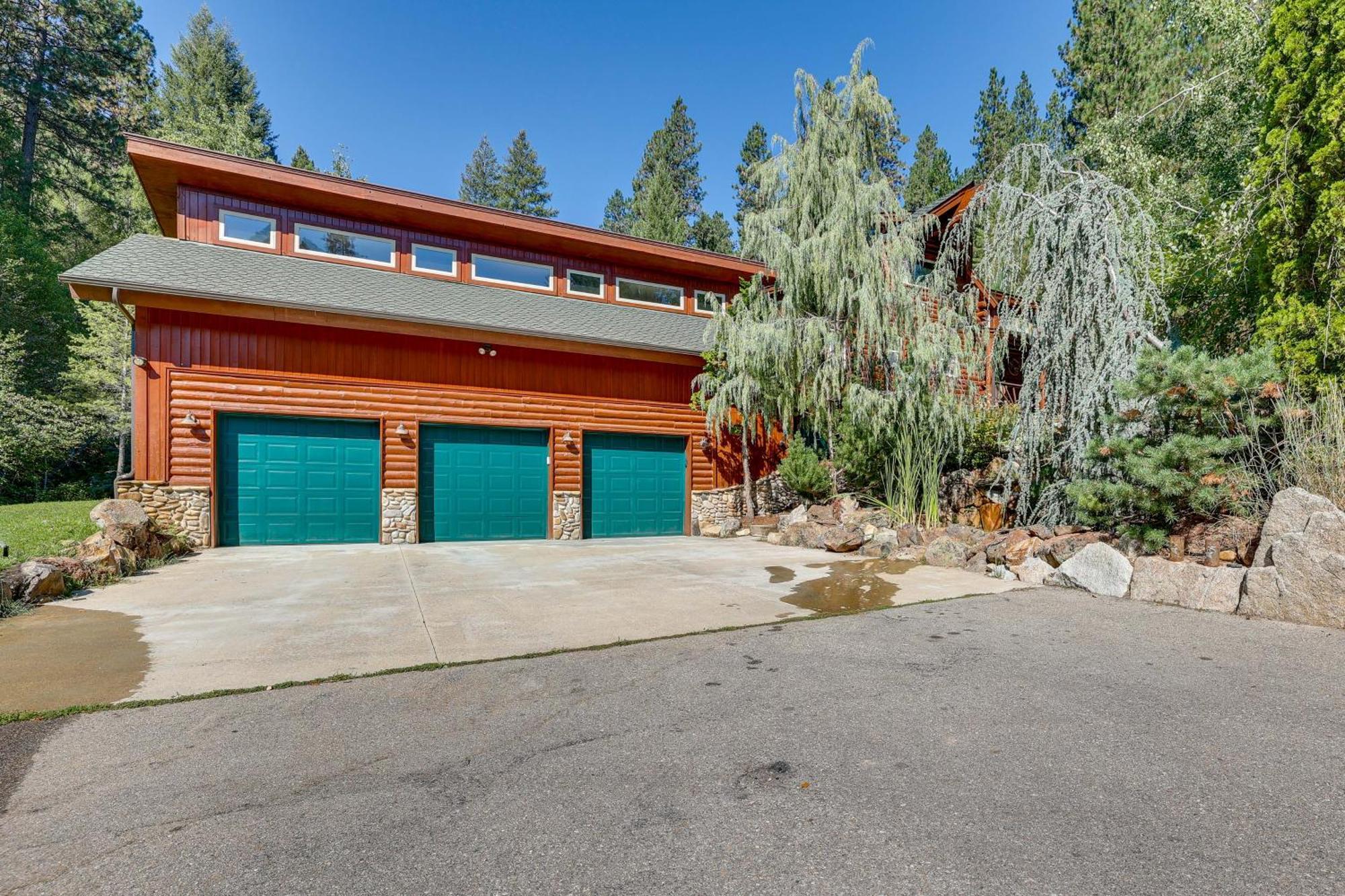 Mountain With Pool At Flowing Springs Ranch! *
