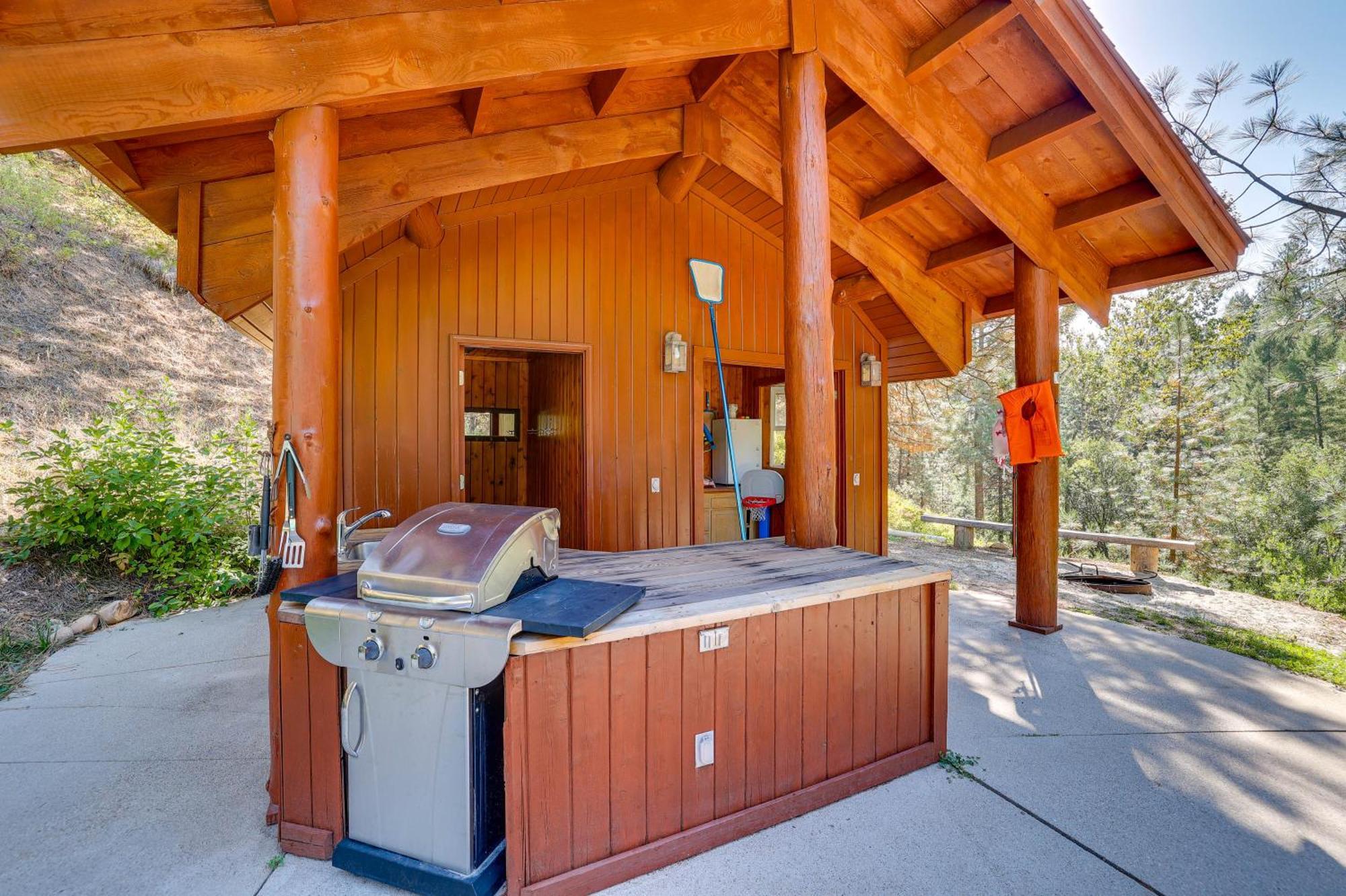 Mountain With Pool At Flowing Springs Ranch! Holiday home