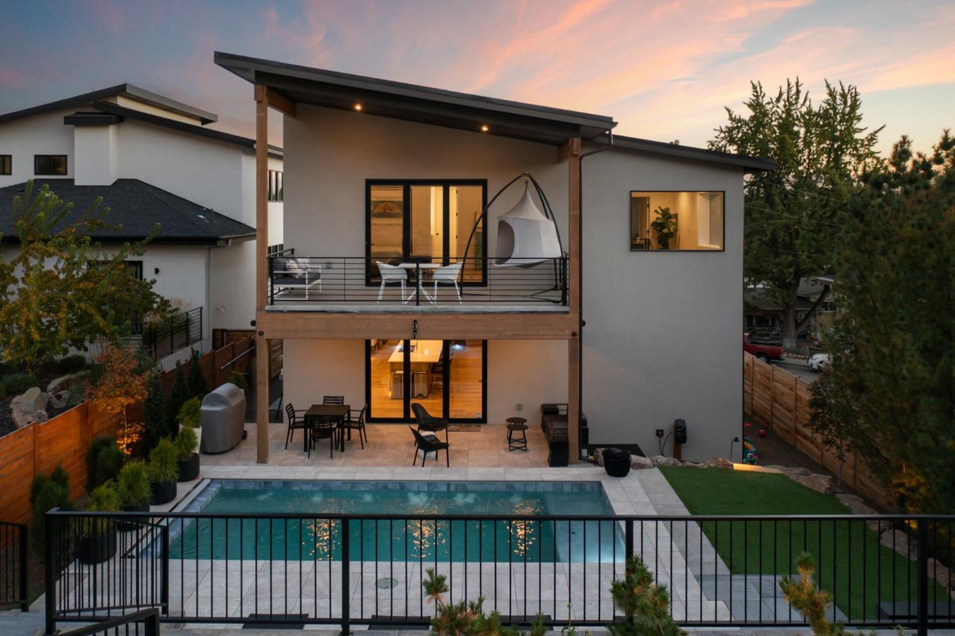 Holiday home Lux North End Home: Heated Pool/fire Pit/theatre