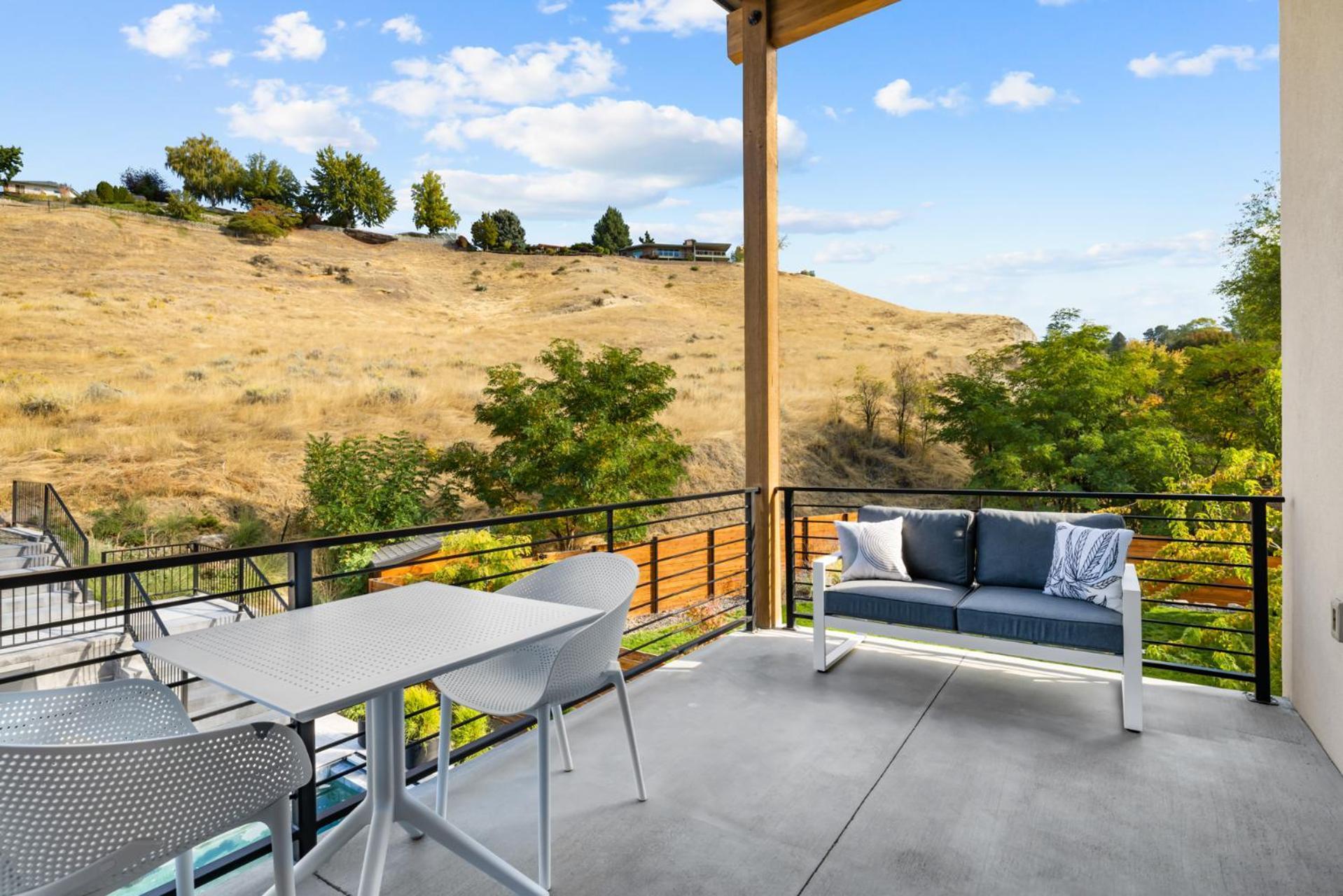 Lux North End Home: Heated Pool/fire Pit/theatre Holiday home *