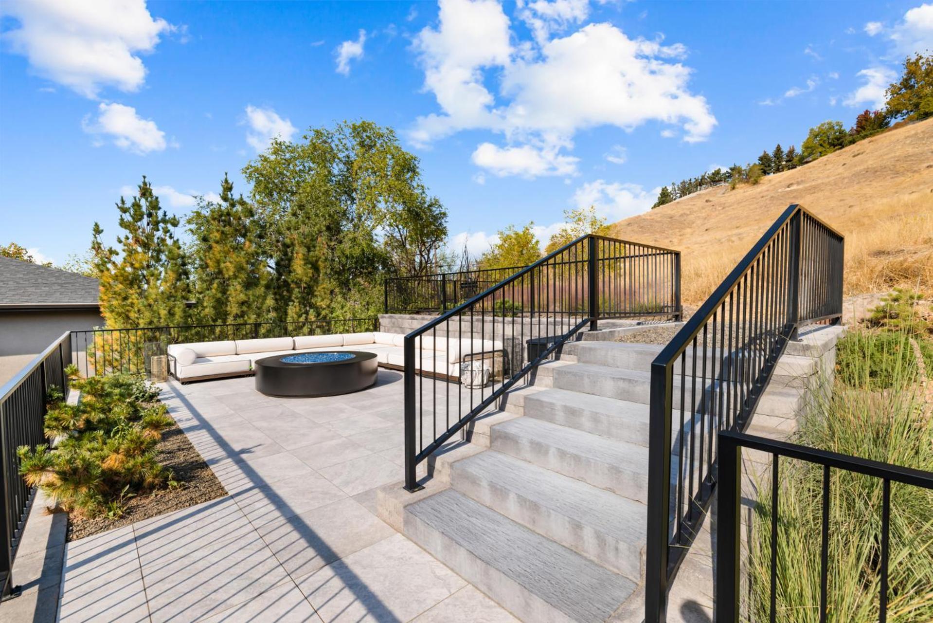 Lux North End Home: Heated Pool/fire Pit/theatre Holiday home *