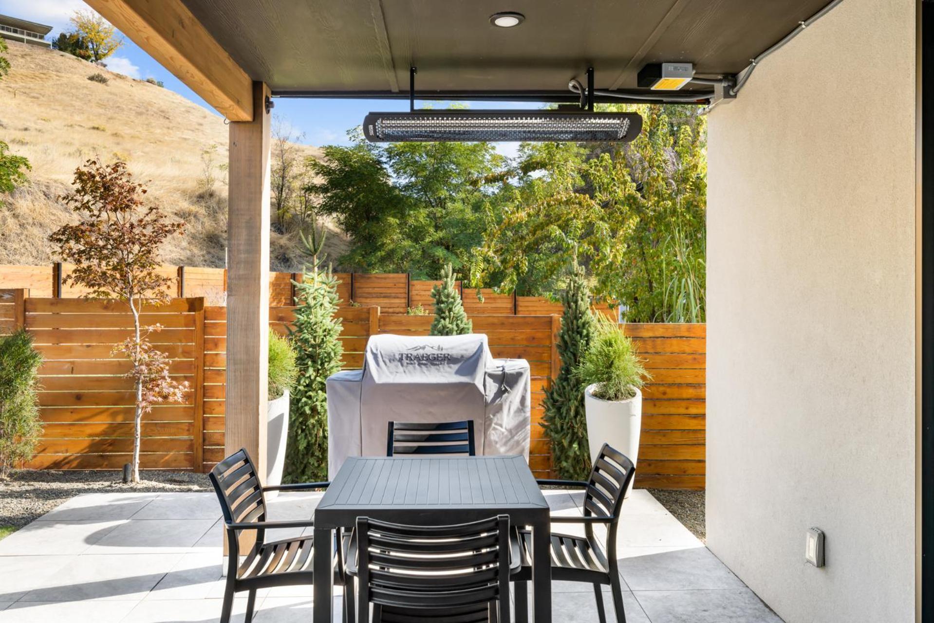 Lux North End Home: Heated Pool/fire Pit/theatre Holiday home