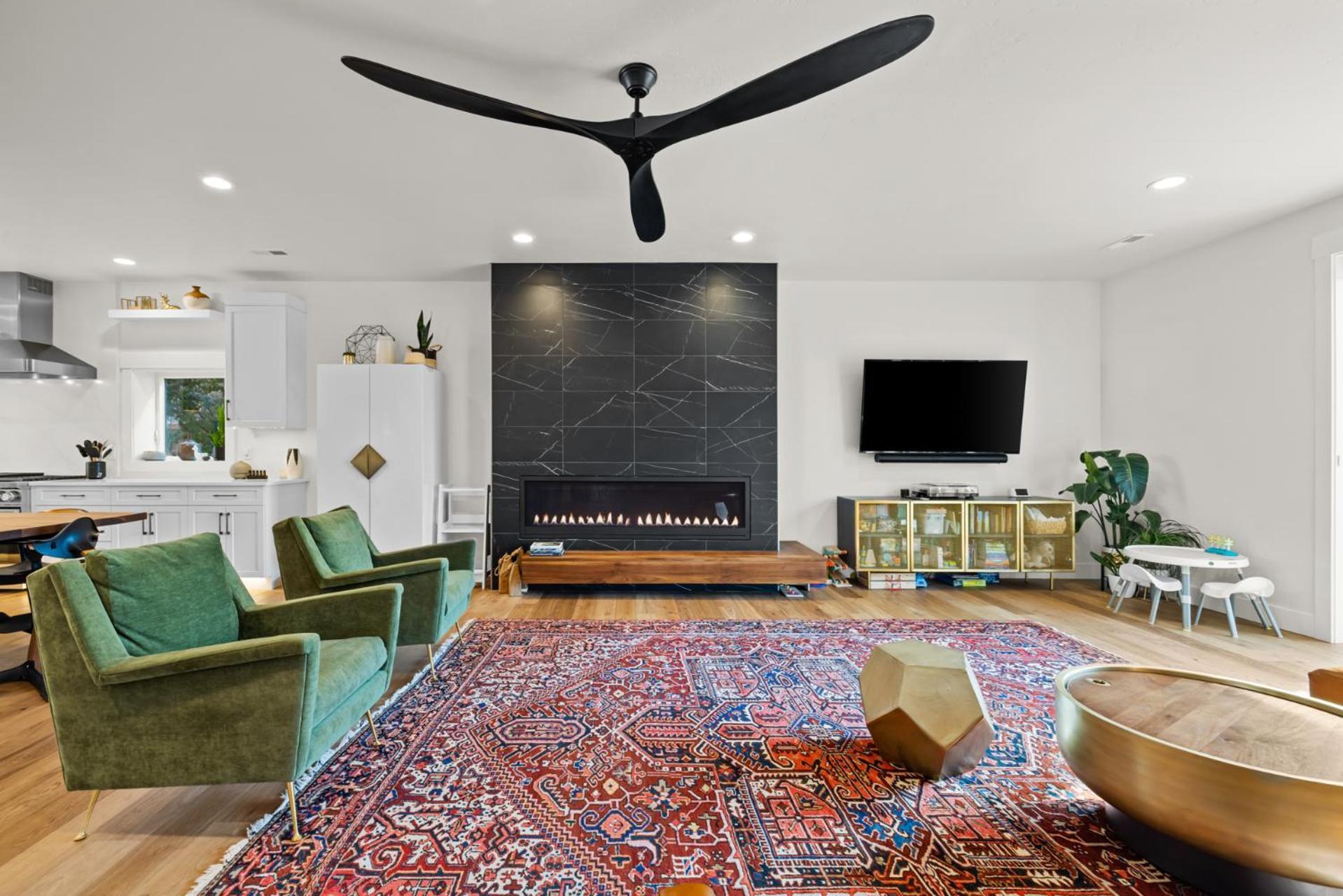 Lux North End Home: Heated Pool/fire Pit/theatre Holiday home *